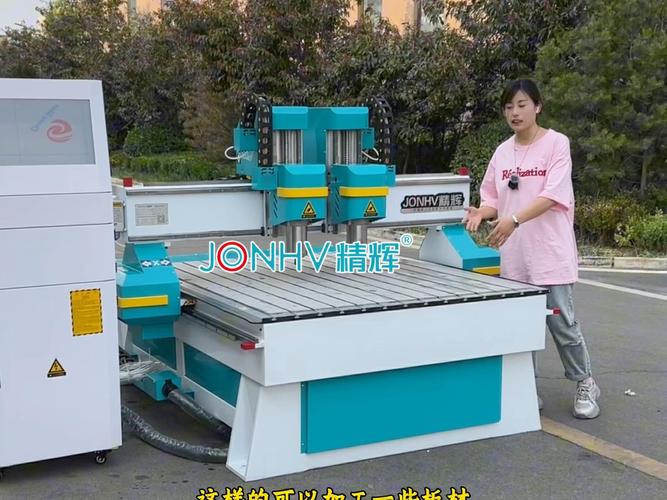 模具銑型精輝數(shù)控雕刻機(jī)廠家生產(chǎn)各種大小型雕刻機(jī),可加工廣告材料